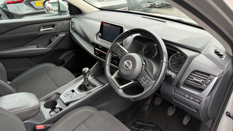 Nissan Qashqai 1.3 DiG-T MH Acenta Premium 5dr Petrol Hatchback